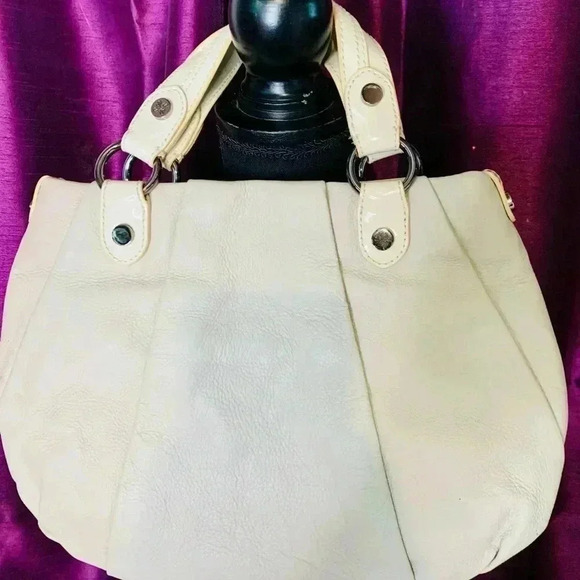 Simply Vera By Vera Wang Satchel Purse - Picture 3 of 5